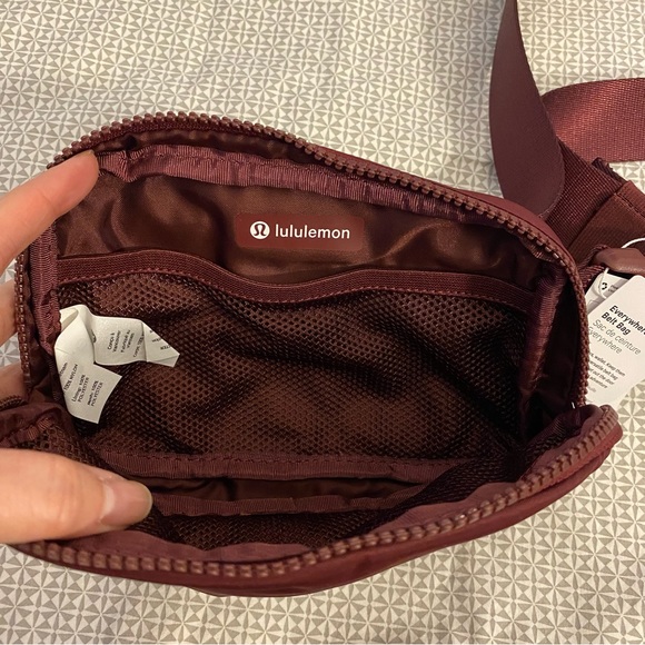 Rare Color> Lululemon Everywhere Belt Bag Dark Red [New] - Picture 6 of 9